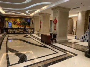 Luocheng Pin Road Hotel