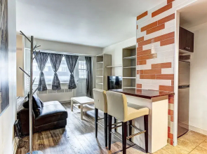 Destination Stays McGill Plaza DT MTL