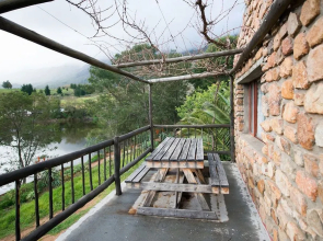 Kliphuis Stone Cottage