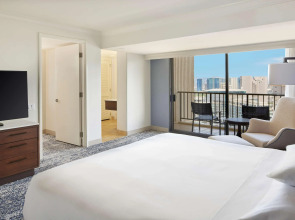 Hilton Hawaiian Village Waikiki Beach Resort