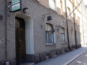 2ndhomes Charming 2BR Home w Balcony