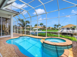 Woodbine Ct. 1870, Marco Island Vacation Rental 5 Bedroom Home by Redawning