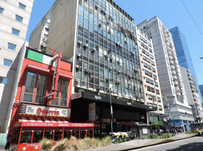 4 Ventanales sobre la Avenida Corrientes