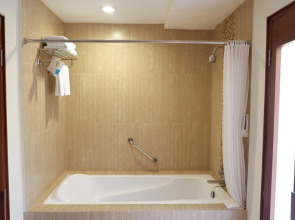 Отель ibis Styles Bali Legian