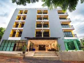Yamin Seaview Hotel