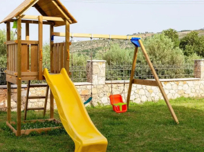 Villa Sfedami With Private Pool and Children Safet