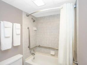 Super 8 Springdale AR