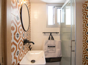 Phaedrus Living: Seaview Studio Suite Lighthouse 52
