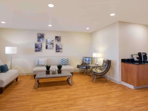 WoodSpring Suites Frederick I-70