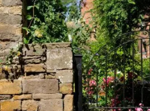 Garden Hotel