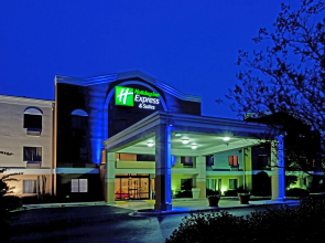 Holiday Inn Express & Suites Greenville Airport by IHG
