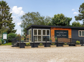 20 Meadow Retreat