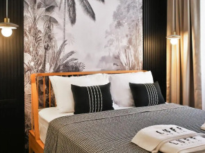 Отель Luff Suites