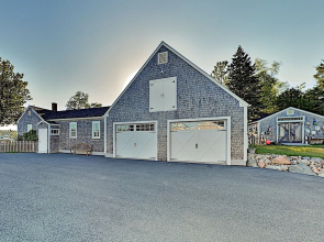 Harbor-view Hideaway W/ Lovely Alfresco Lounges 3 Bedroom Home