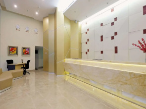 Brits Hotel Puri Indah