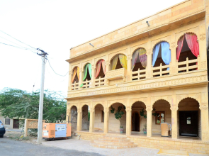 Collection O 1352 Hotel Desert Moon