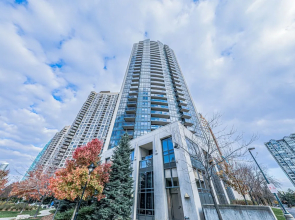 Lake View Luxury Condo by Elite Suites