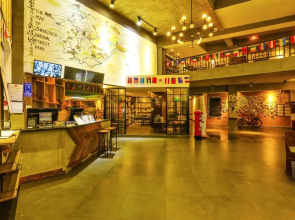 Comma Travel International Youth Hotel