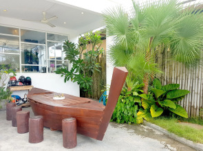 Chill House @ Nai Yang Beach