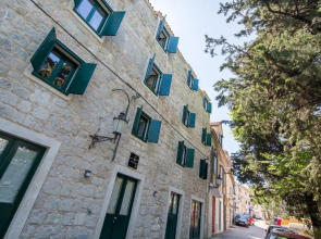 Fab 'n' Chic Apartments