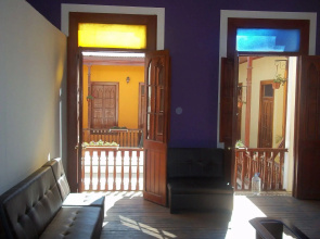 Mango Hostel Bed & Breakfast