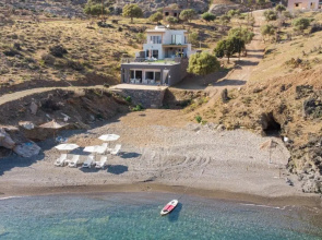Beachfront Studio Kyma West