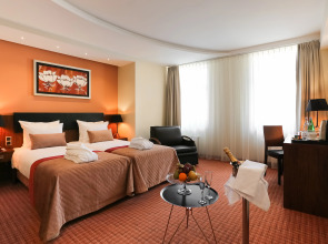 Avalon Hotel & Conferences