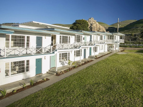 The Tides Oceanview Inn and Cottages