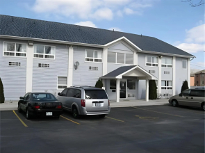 Royal Windsor Inn & Suites
