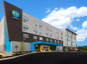 Tru by Hilton Grantville, PA