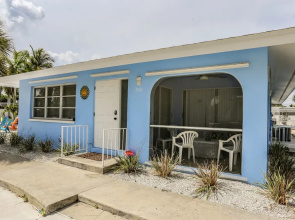 3561 Estero Blvd Manor