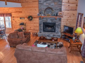 Riversong - Beautiful Cabin Located on Coosawattee River Game Room and Hot tub