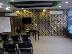 OYO 464 Hotel Lotus Palace