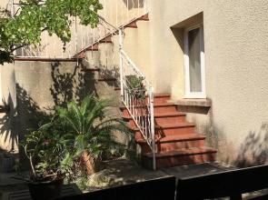 Apartement 120m with garden in a villa