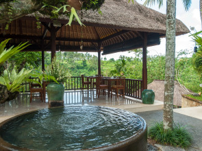 Курорт Komaneka at Tanggayuda