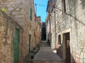 Apartments Luna Tisno