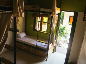 tropic hostel and restaurant