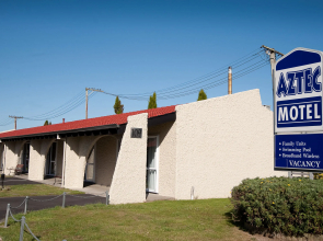 Aztec Motel