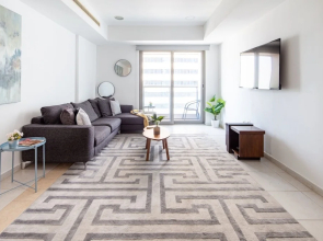 Elegant and Spacious 2BR w/ Sea Views in Marina!