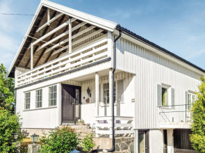 Awesome Home in Grimstad With Wifi and 4 Bedrooms