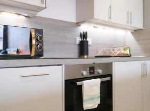 Stunning Studio Apartment & Leisure & Contractors & M1