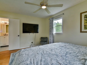 Aiken Rd - 6 BR - hot tub and game room