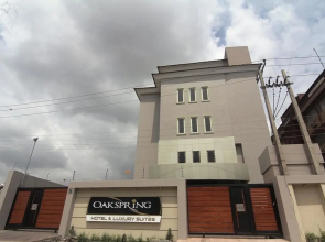 Oakspring Hotel & Luxury Suites