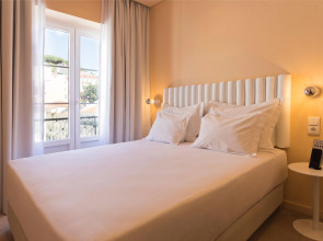 Esqina Cosmopolitan Lodge