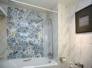 The Royal Paradise Hotel & Spa