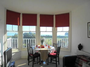 Seabreeze Apartment
