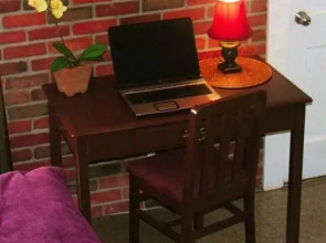 Rocky Neck Inn & Suites