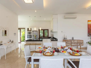 Club Corner Residence by Nagisa Bali