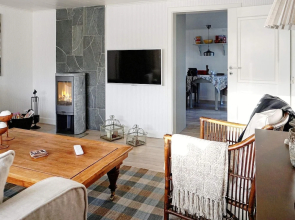 6 Person Holiday Home in Rönnäng