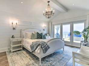 Luxe, Beachfront PCB Home w/ Decks & Grill!